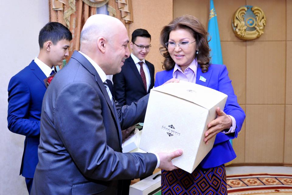 senato-nazarbayeva-bil-05
