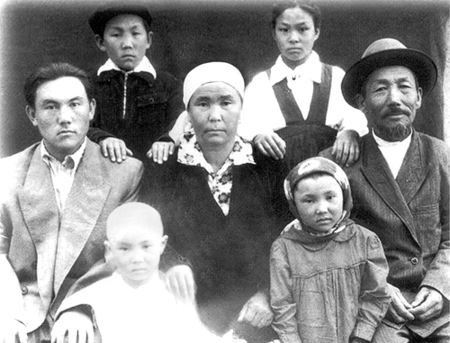 nazarbayev-ve-ailesi