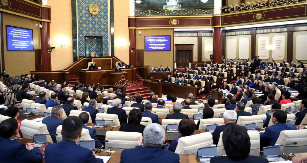 parlamento-nazarbayev