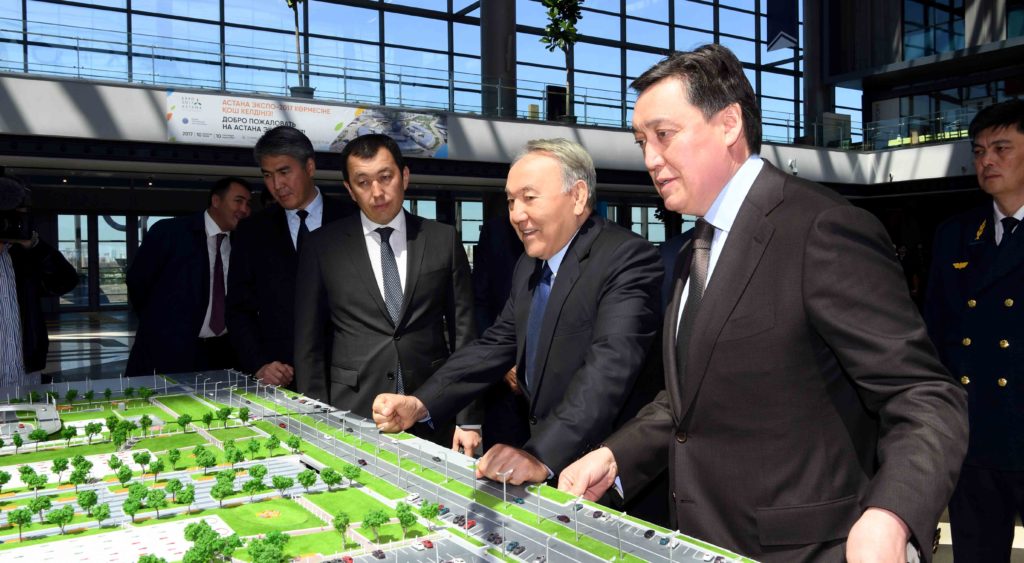 nazarbayev-nurli-jol-tren-istasyonu